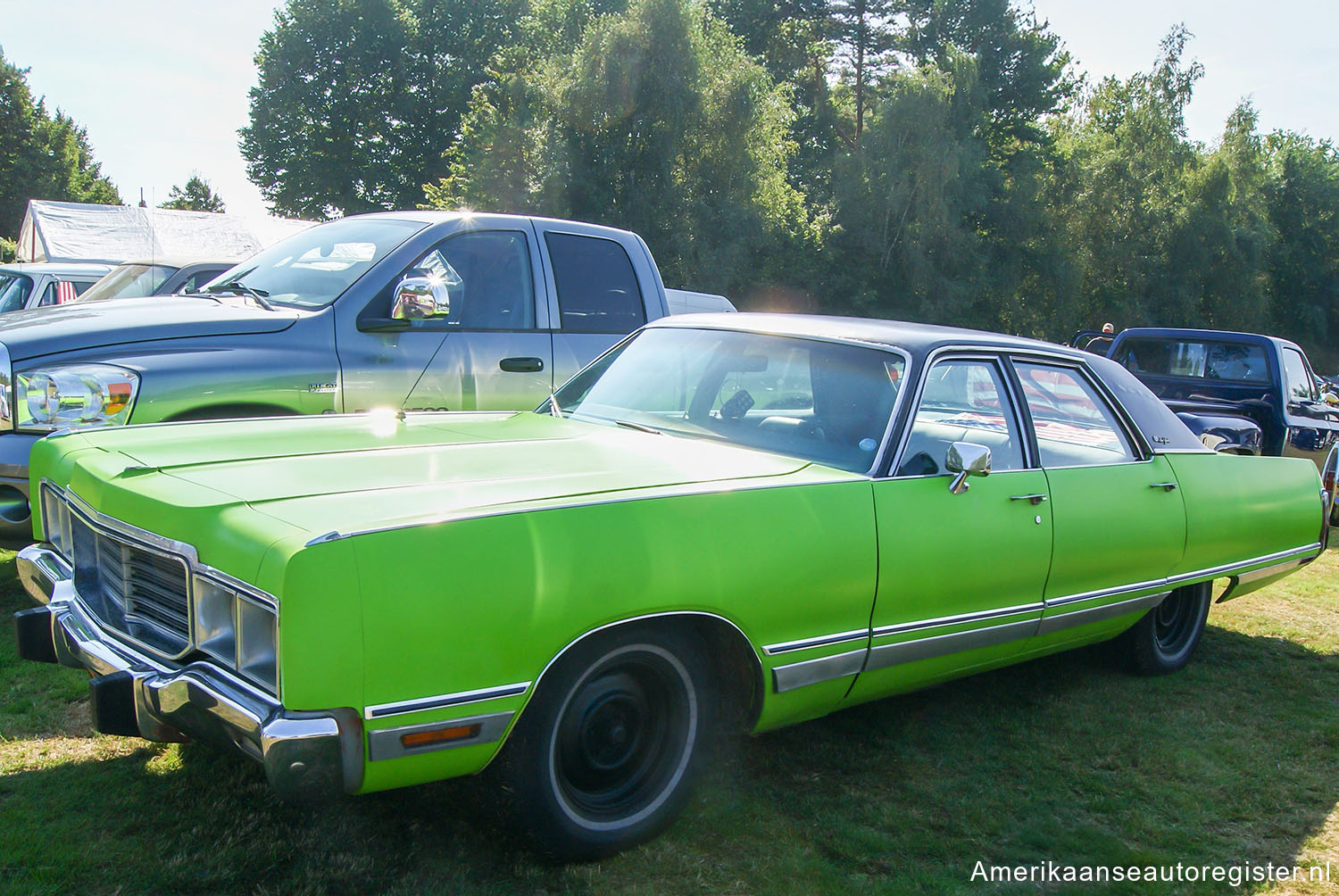 Chrysler New Yorker uit 1973